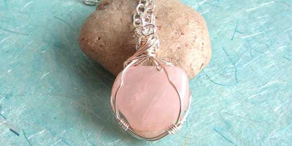 Розовый кварц: свойства и значение камня, кому подходит по знаку зодиака