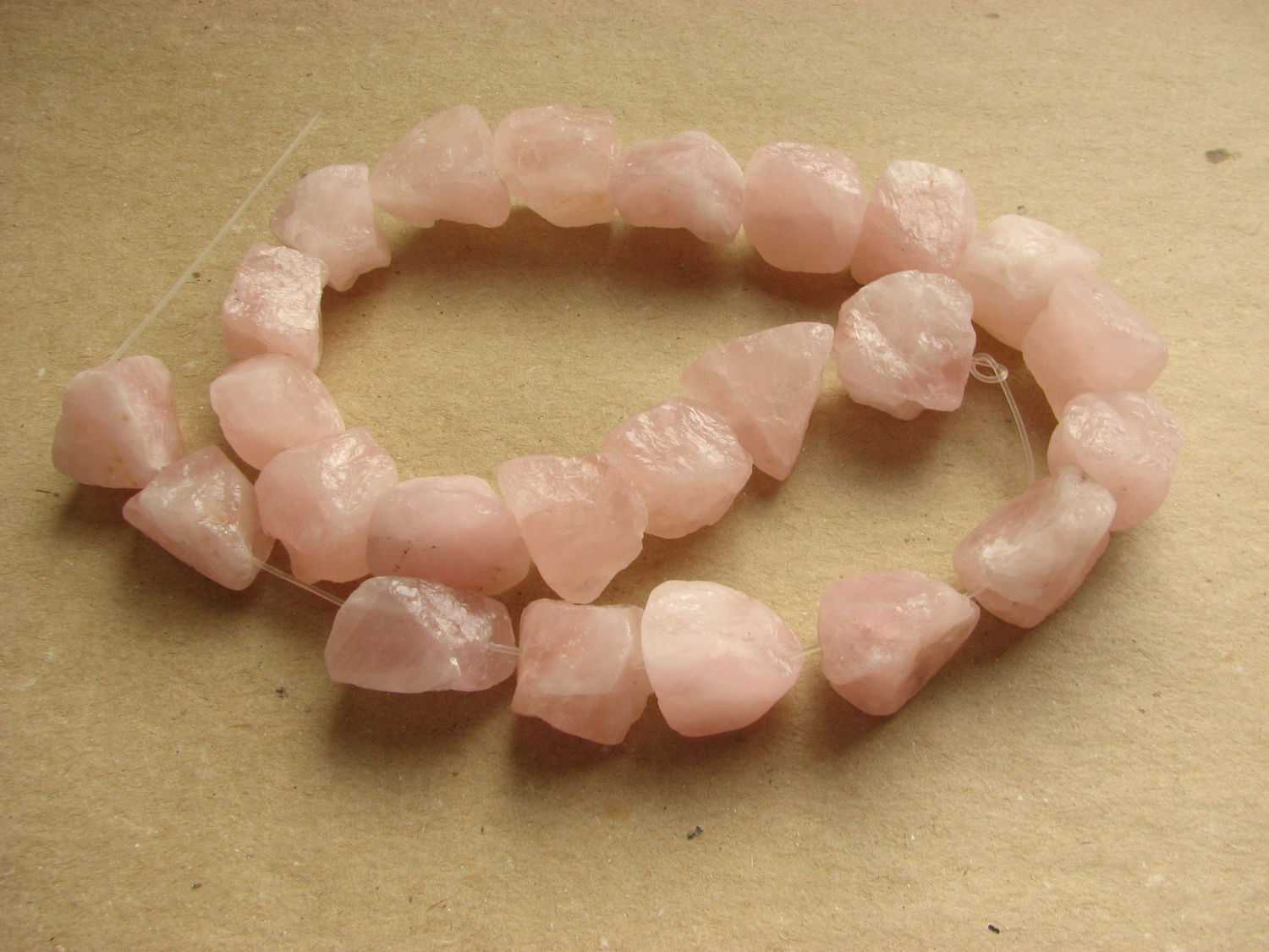 Розовый кварц свойства камня для женщины. уход за розовым кварцем. историческая востребованность камня