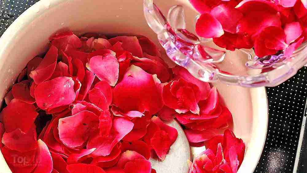 Лепестки розы дамасской: рецепты варенья, розовой воды и сладостей | огородники