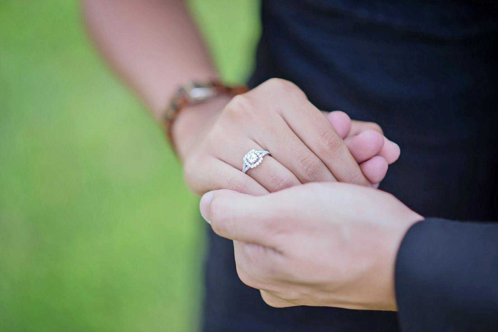 Какое кольцо дарят, когда делают предложение девушке — каким должно быть помолвочное колечко и как его выбрать