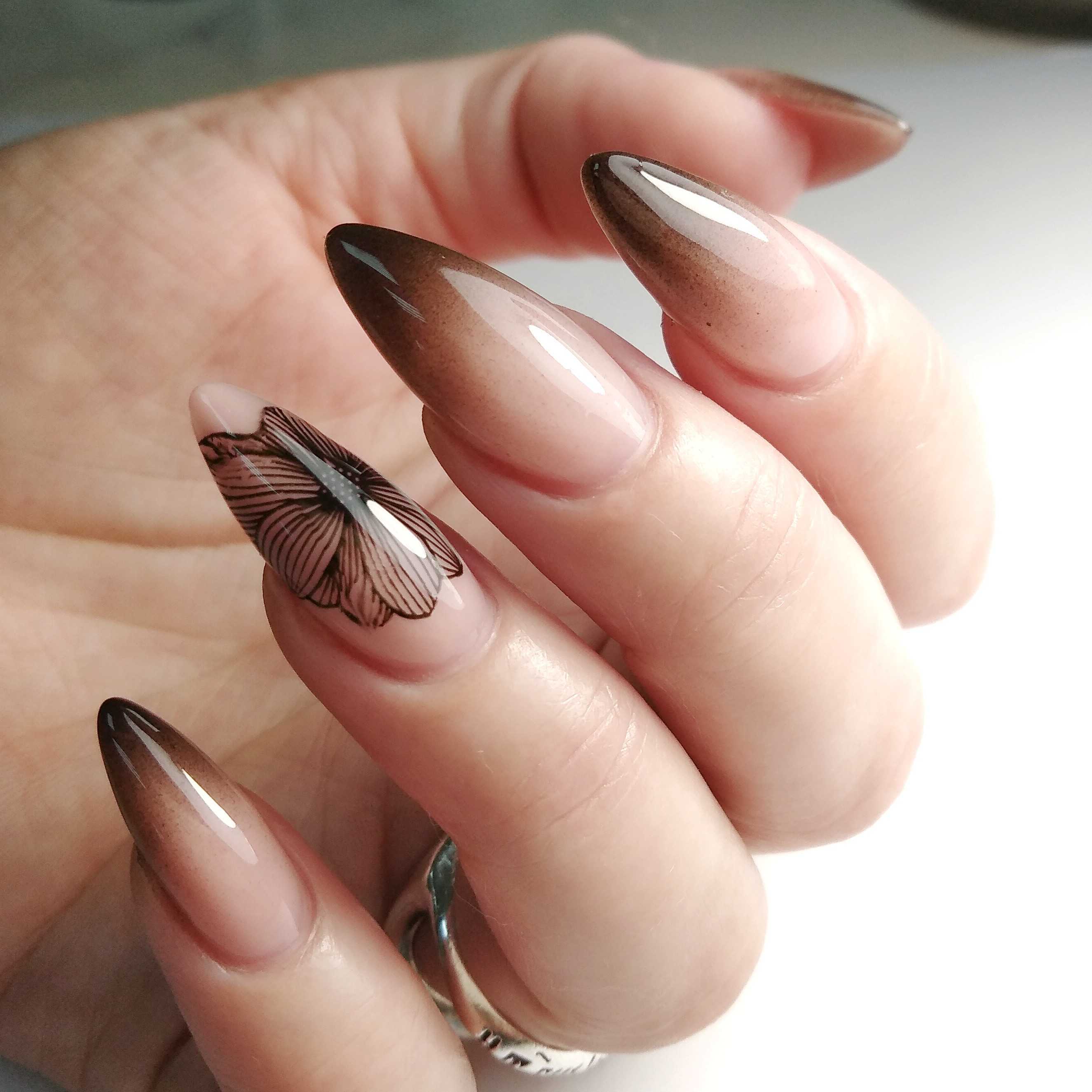 Дизайн ногтей с блестками на короткие и длинные ногти, какие бывают блестки
