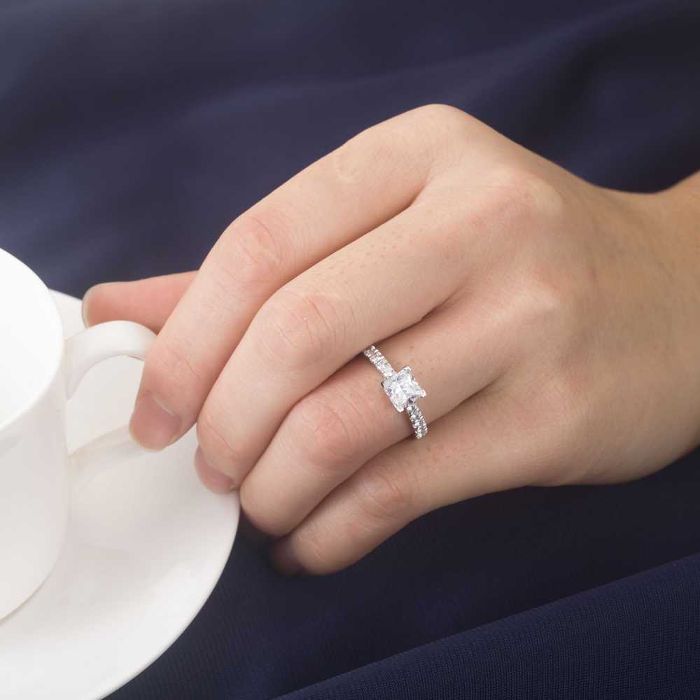 Помолвочные кольца: как правильно выбрать кольцо для предложения руки и сердца?