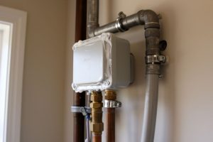 Учитываем положение рабочих жидкостей при прокладке проводки в доме: конкретные правила и контроль рисков