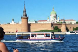 Обзорная экскурсия на теплоходе с видом на Петропавловскую крепость: как увидеть Петербург с воды и не упустить главное