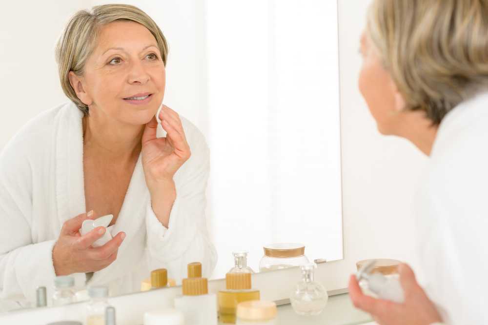 Лучшие крема для лица после 50 лет: рейтинг антивозрастной косметики