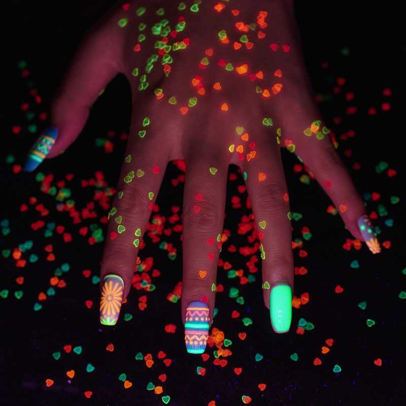 Светящийся лак для ногтей - как сделать маникюр неоновым, флуоресцентным, люминисцентным и люминофорным