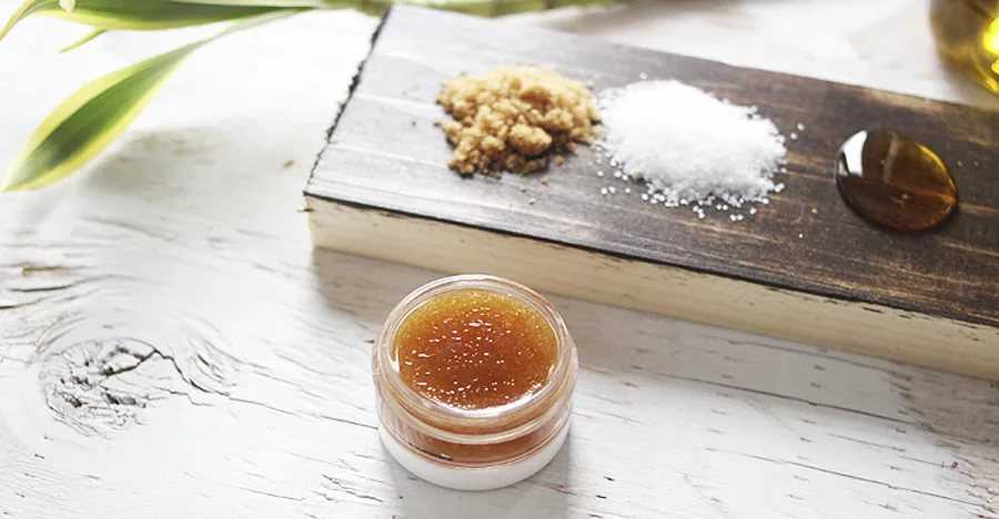 Скраб для лица с содой и солью: правила безопасного и качественного очищения кожи подручными средствами