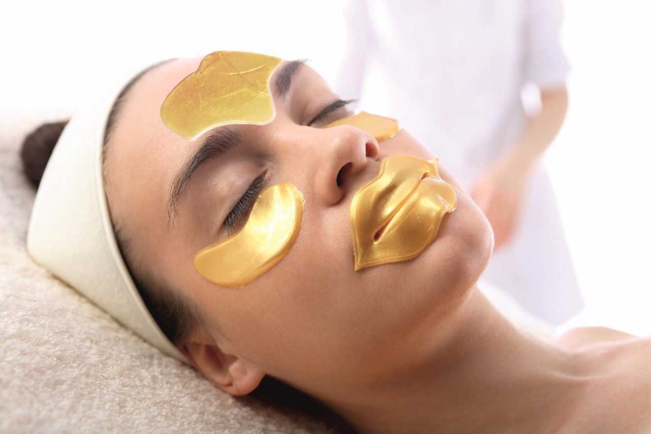 Коллагеновая маска для лица, которую можно сделать как в салоне, так и в домашних условиях.