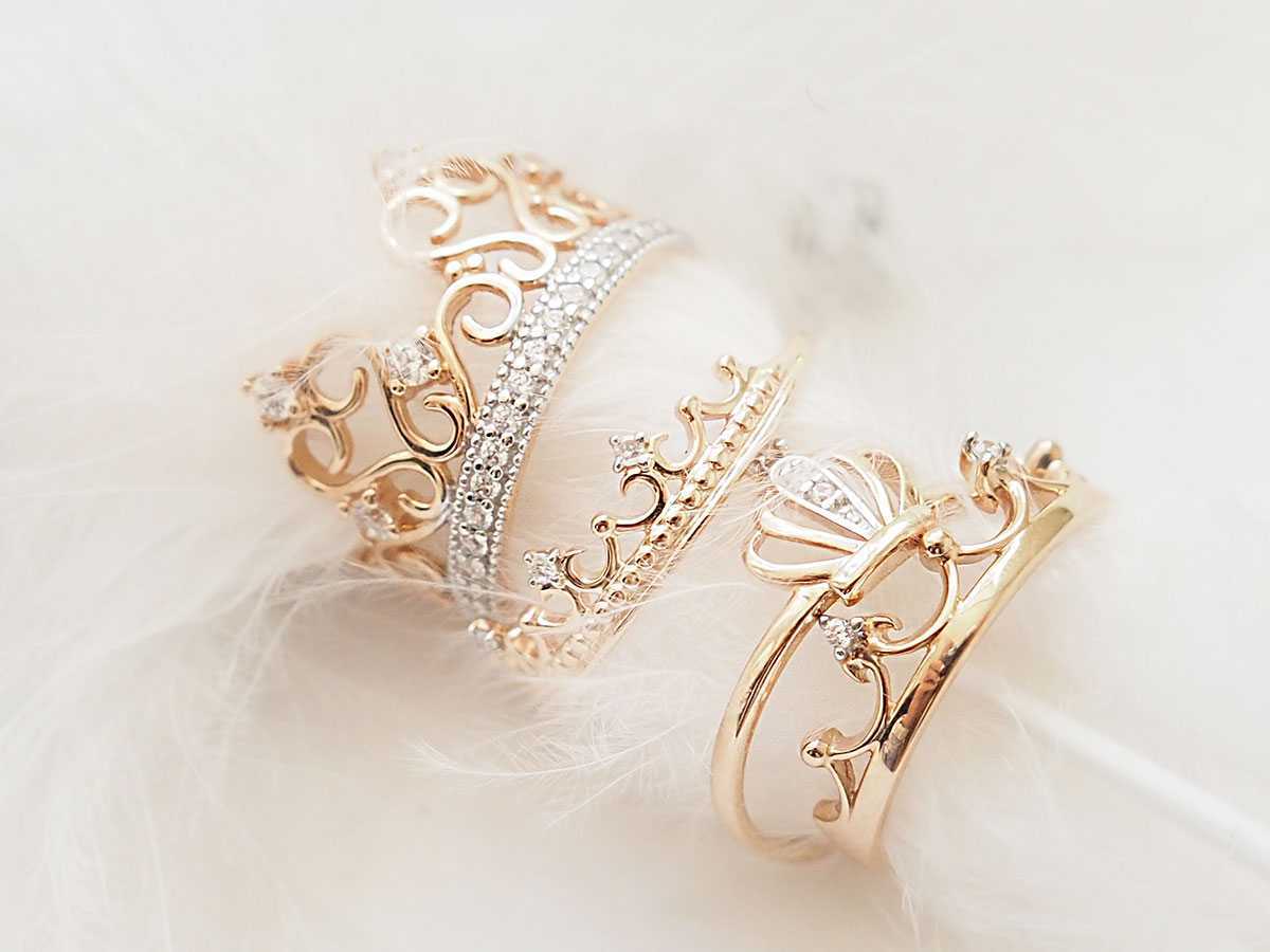 Эффектное кольцо-корона из золота – grammzolota.ru