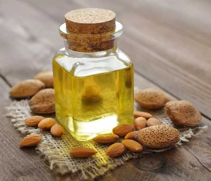 Ореховое чудо: используем миндальное масло для лица, волос и тела