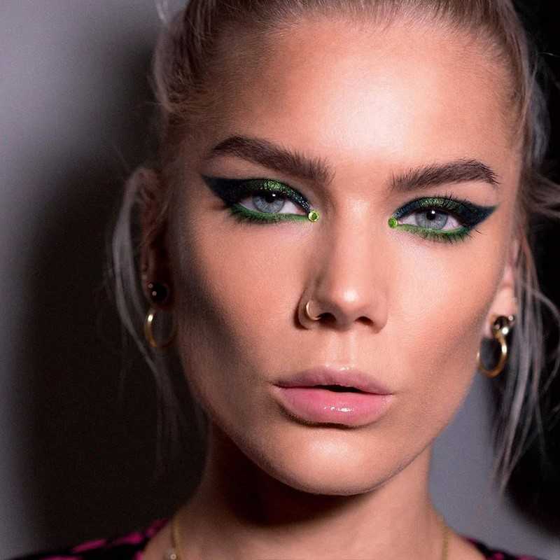 Самый популярный макияж на выпускной в 2021 - 2022 году: для карих, голубых, зеленых и серых глаз