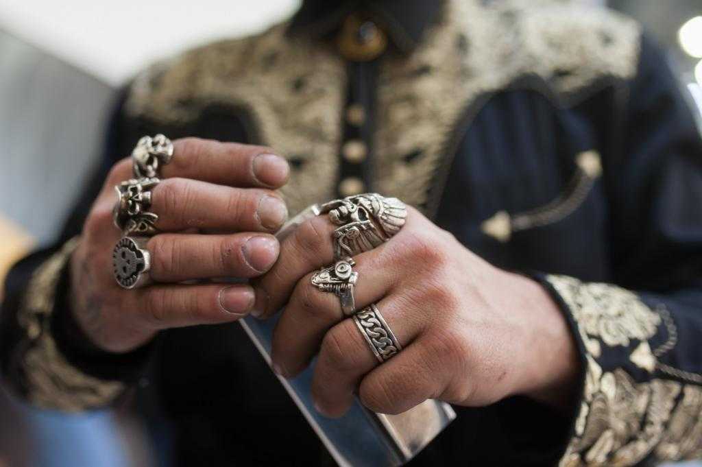 Как носить кольца: руководство для мужчин
