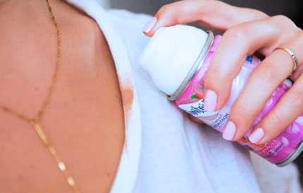 Как отстирать тональный крем с одежды: 10 методов вывести пятно