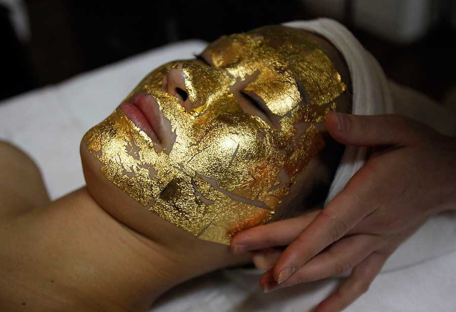 Как использовать маску с золотом для лица